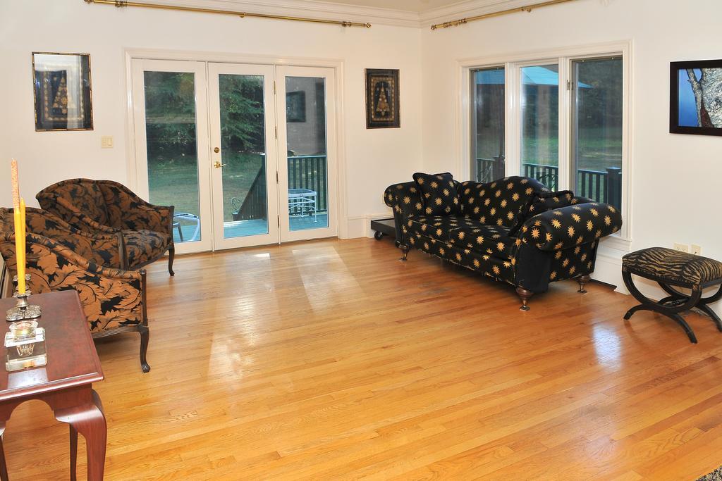 Bass Manor Bed And Breakfast & Art Museum Malta Exterior photo